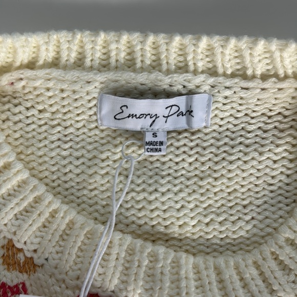 Emory Park Long Sleeve Floral Cropped Sweater with Open Back - Picture 6 of 7